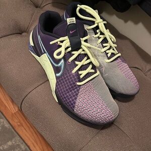 Women’s NIKE metcon 8 AMP. Size 9. Like new, only worn for indoor workouts.